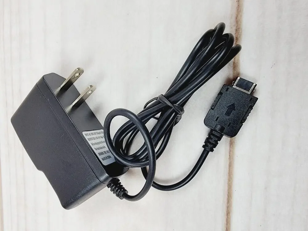UT Starcom Travel Charger CNR8935 Worldwide Compatibility AC 100-240V Replacemnt